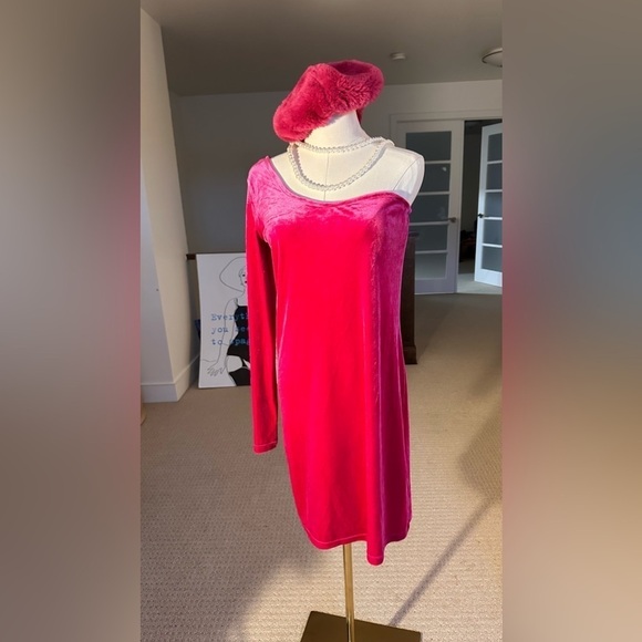 TWiK  one Shoulder
Velvet Bodycon Dress - Picture 13 of 13